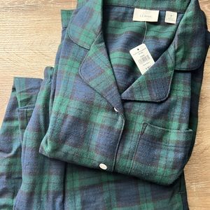LL Bean Women’s Scotch Plaid Flannel Pajamas.  Size M. NWT.